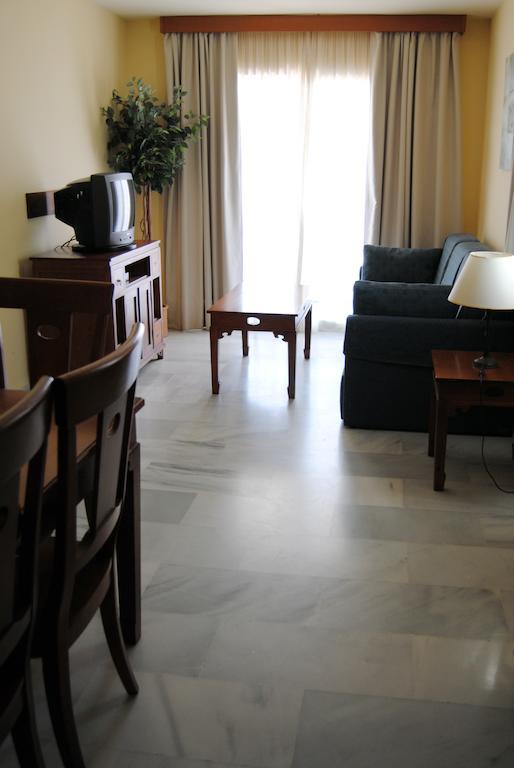 Apartamentos Turisticos Anoreta Rincón de la Victoria Extérieur photo