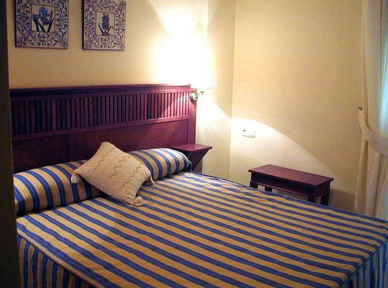 Apartamentos Turisticos Anoreta Rincón de la Victoria Extérieur photo