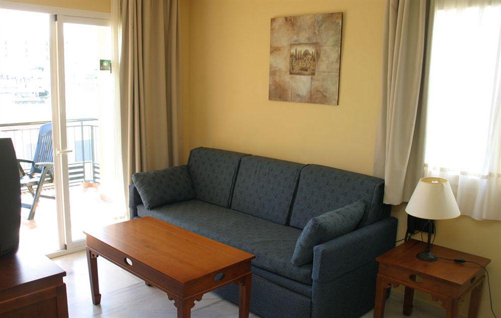 Apartamentos Turisticos Anoreta Rincón de la Victoria Extérieur photo