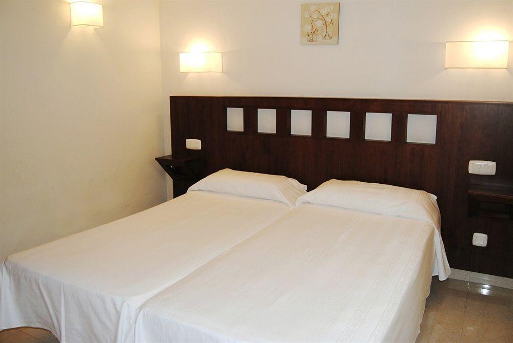 Apartamentos Turisticos Anoreta Rincón de la Victoria Extérieur photo