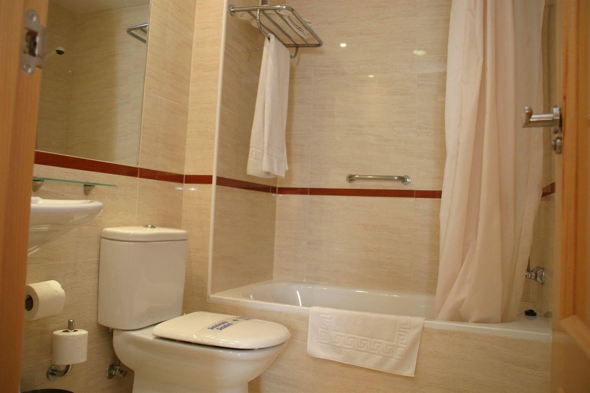 Apartamentos Turisticos Anoreta Rincón de la Victoria Extérieur photo