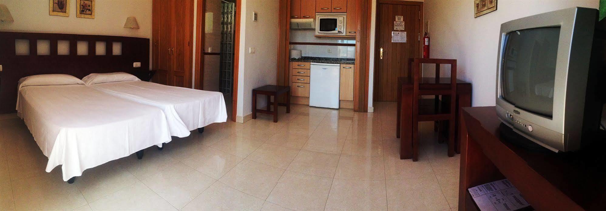 Apartamentos Turisticos Anoreta Rincón de la Victoria Extérieur photo